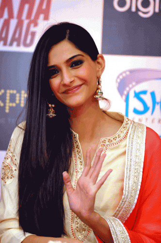 Sonam Kapoor Side Long Hairstyle