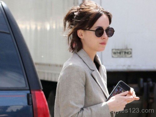 Stylish Haircut Dakota Johnson