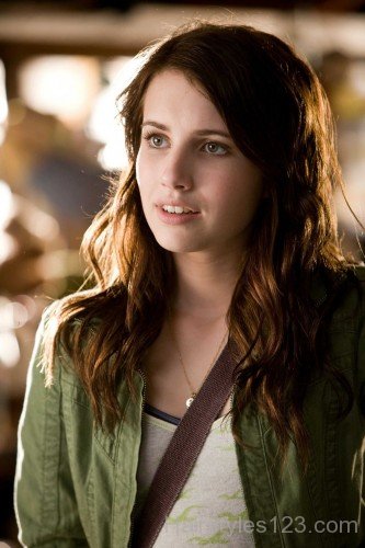 Emma Roberts Wavy Medium Hair