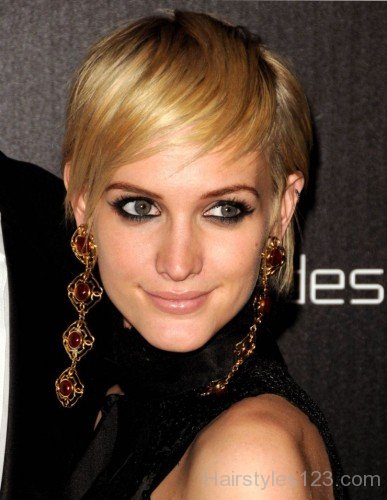 Ashlee Simpson Short Layered Hair-sm3