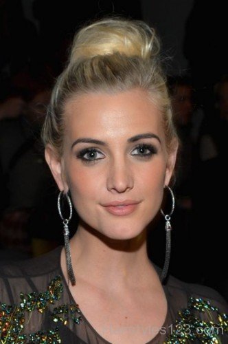 Ashlee Simpson With Bun