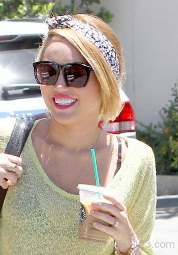 Miley Cyrus Chin Length Hairstyle-Hs110