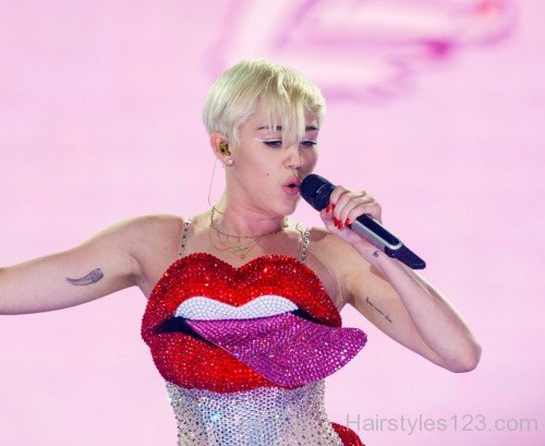 Miley Short Bob Hairstyle 