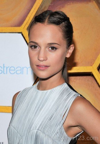 Alicia Vikander Braided Hairstyle-al14