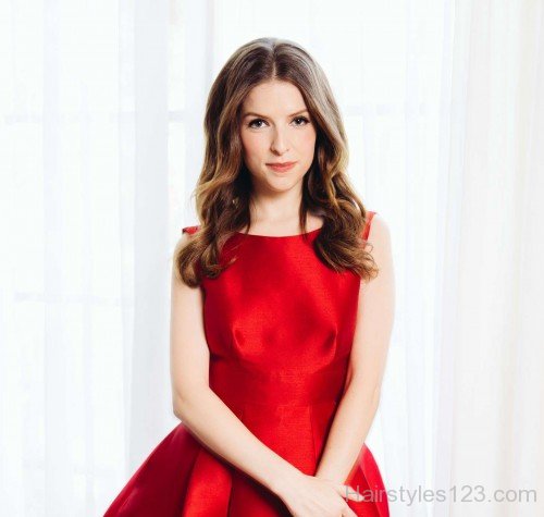 Anna Kendrick Medium Weaves-a259