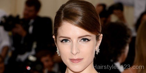 Anna Kendrick Side Swept Hairstyle