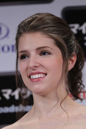 Anna Kendrick Wavy Ponytail-a296