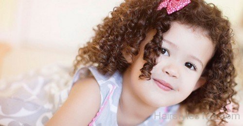 Little Girl Curls-bg445