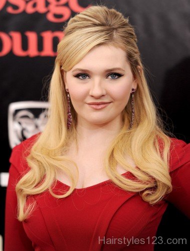 Prom Hairstyle Of Abigail Breslin-a1245