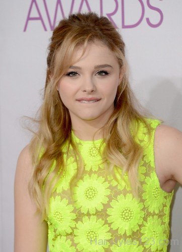 Chloë Grace Moretz Pin Up Hairstyle