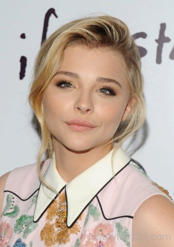 Chloë Grace Moretz Side Swept Blonde Hair