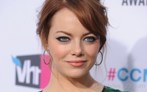 Emma Stone Updo-em32bl32