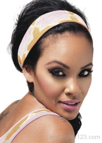 Evelyn Lozada Beehive Hairstyle-wv17lo7
