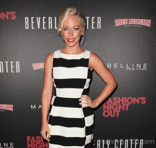 Kendra Wilkinson Short updo-0ke37wi37