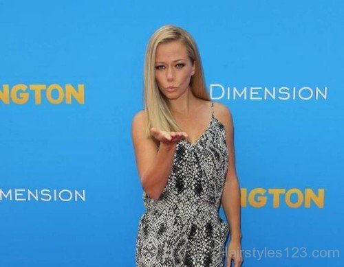 Kendra Wilkinson Side Parted Hair-0ke39wi39