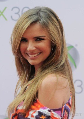 Nadine Coyle Layered Hairstyle-na028ne28