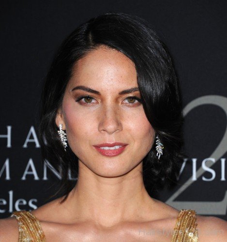 Olivia Munn Short Hairstyle For Party 