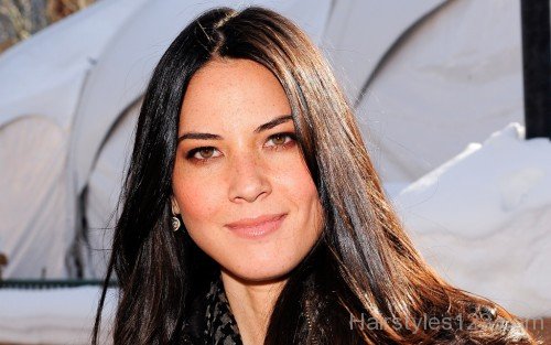 Olivia Munn Straight Hairstyle