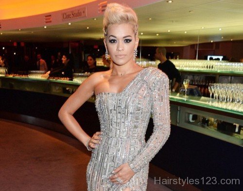 Rita Ora Puff Hairstyle-rt142