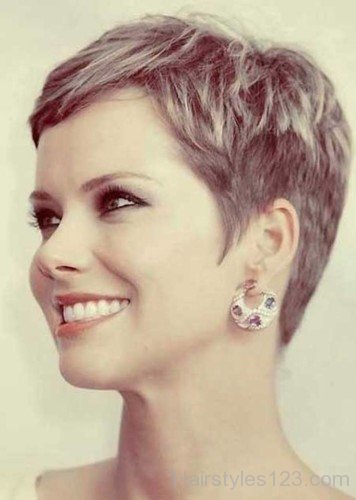 Short Layered Pixie Haircut-1ra102