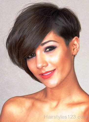 Asymmetric SHort Hairstyle