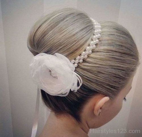 White flower bun